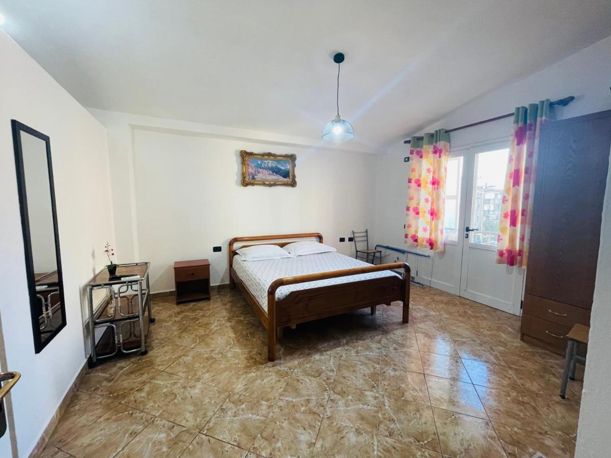 Jazoj Family Hotel Orikum Zewnętrze zdjęcie