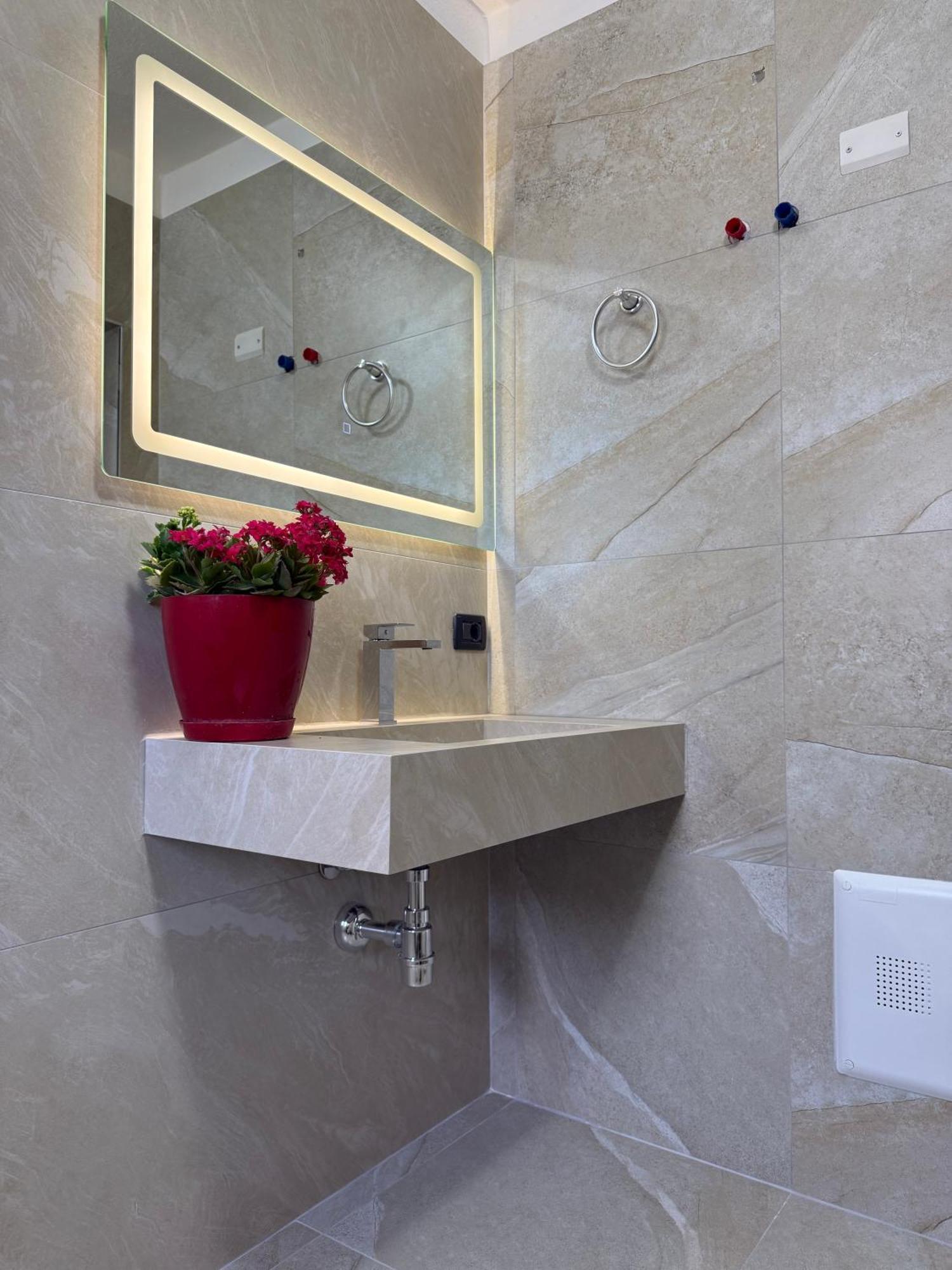 Jazoj Family Hotel Orikum Zewnętrze zdjęcie