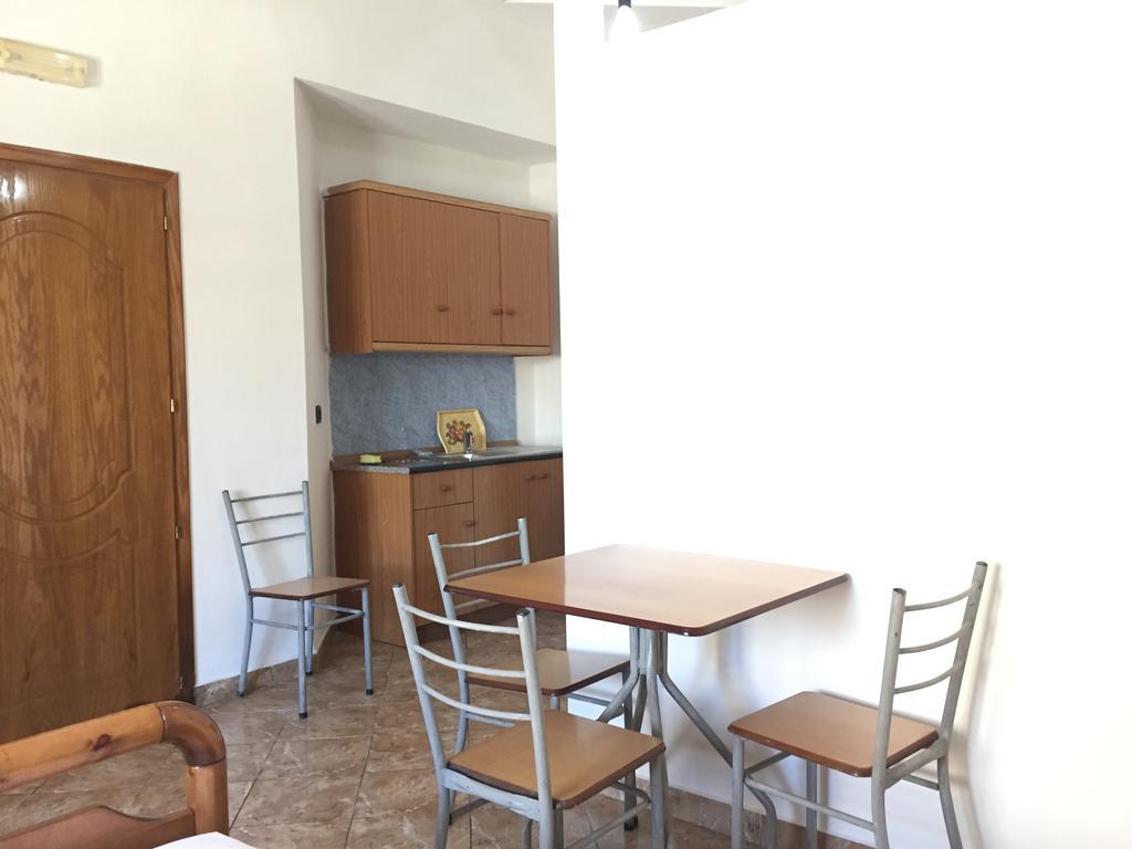 Jazoj Family Hotel Orikum Zewnętrze zdjęcie